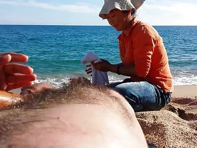 Yläosattomia tyttöjä rannalla porno xxxxnx
