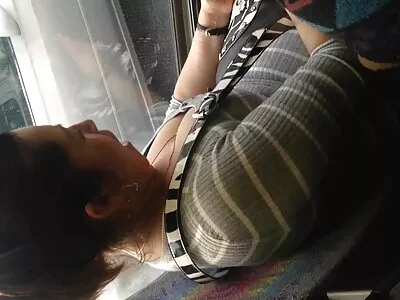 Rintava tytöt suutelevat toisiaan wwwporno2020