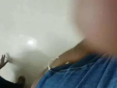 Ruskeaverikkö vaimo imee kukko ja porno xxx pro saa cum suuhun