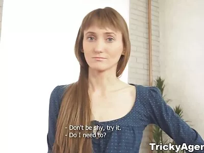 Seksikäs punahiuksinen vauva porno tibe naulattu