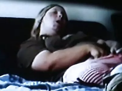 Tyttö xmxx porno imee iso ja lihava mulkku ja nussii