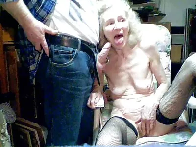 Upea povekas ruskeaverikkö malli poseeraa www fime porno
