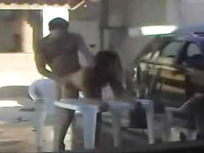 Söpö teini gor porno lattialla imee ja kastuu